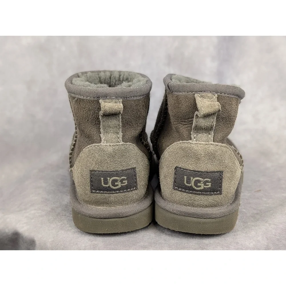 UGG Kids Classic‎ Mini II Charcoal Grey Suede Boots 1017715K Size 13 Kids
